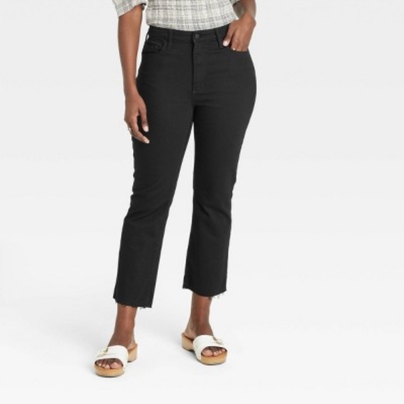 Universal Thread Women's High-Rise Bootcut Cropped Jeans - Picture 3 of 4